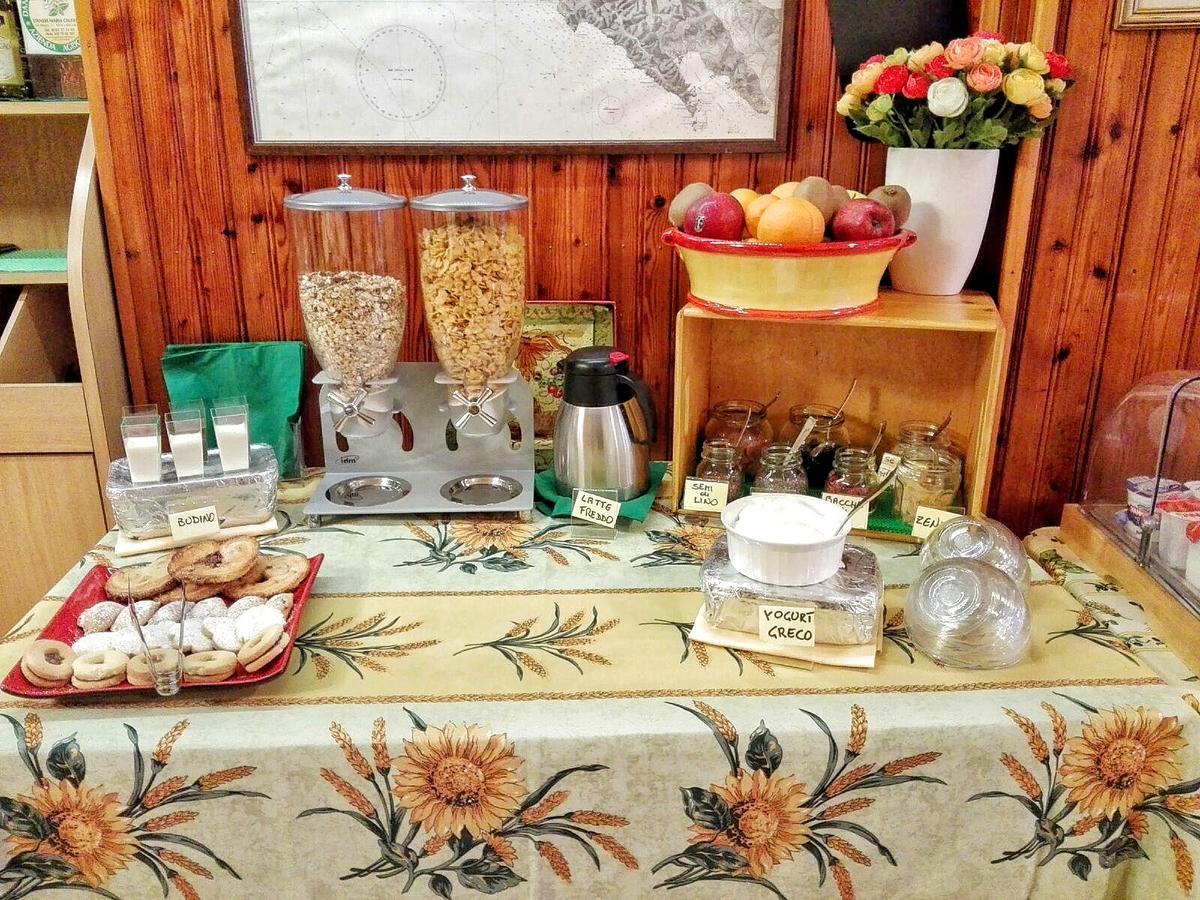 Hotel Italia Монелья Экстерьер фото
